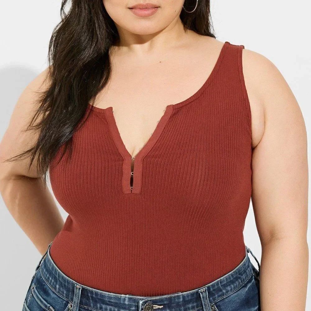Torrid Size 6 Everyday Rib Scoop Neck Hook And Eye Tank